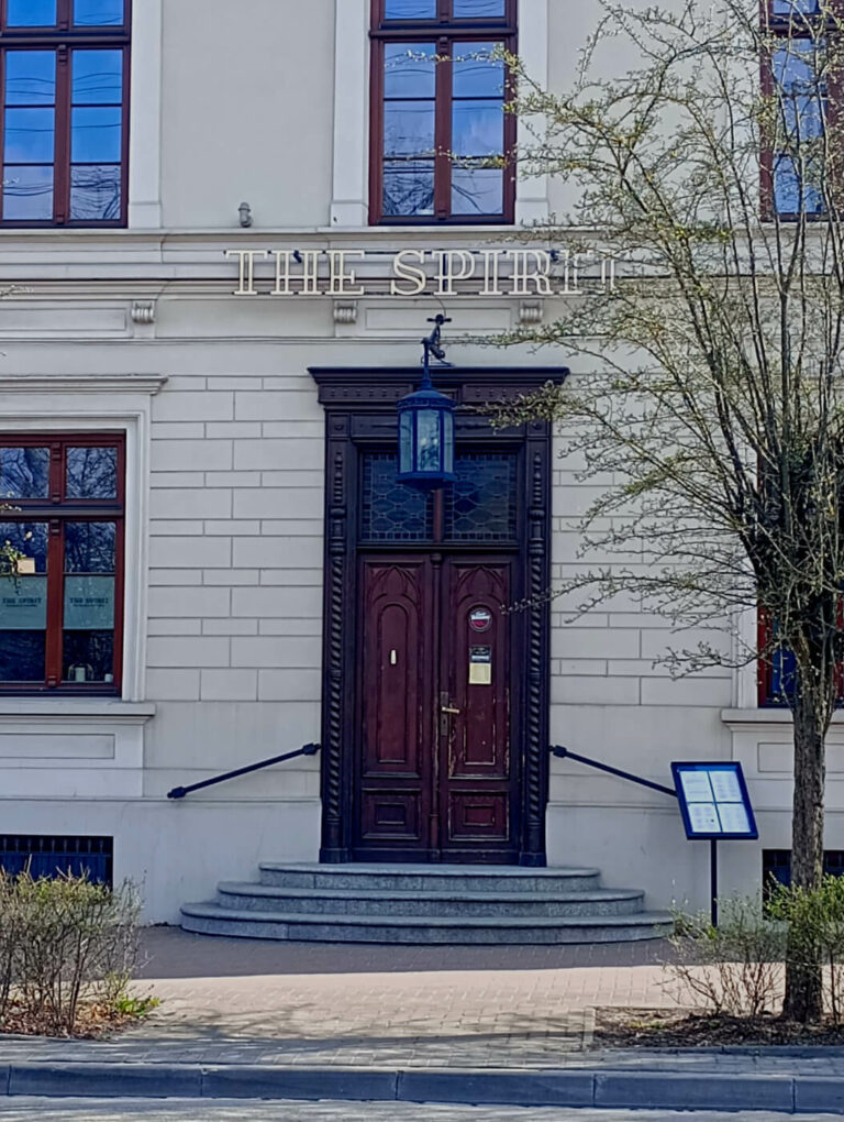 Dekoracyjne drzwi Pałacyku Tyrolskiego