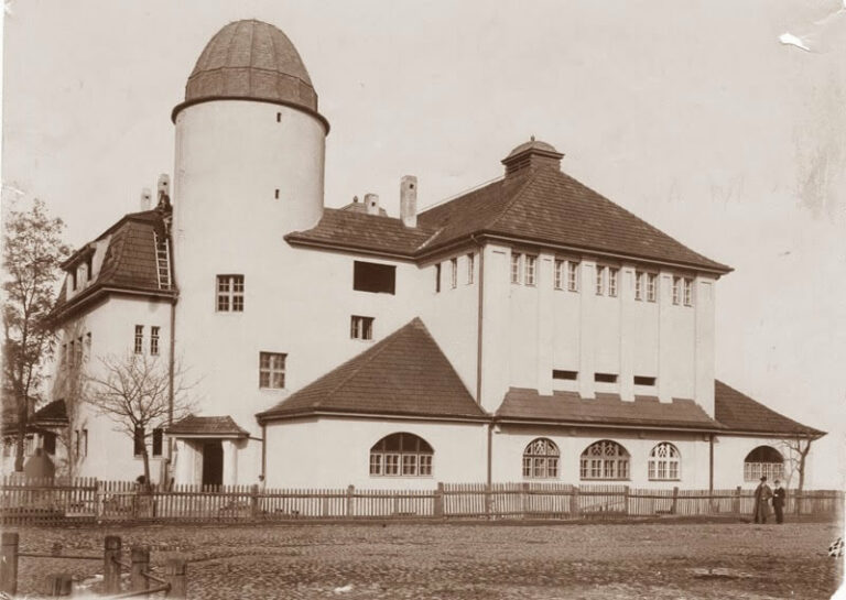 Foto 1 Dom Ludowy im. Karola Dittricha, widok od strony dawnego placu targowego, ok. 1912 r
